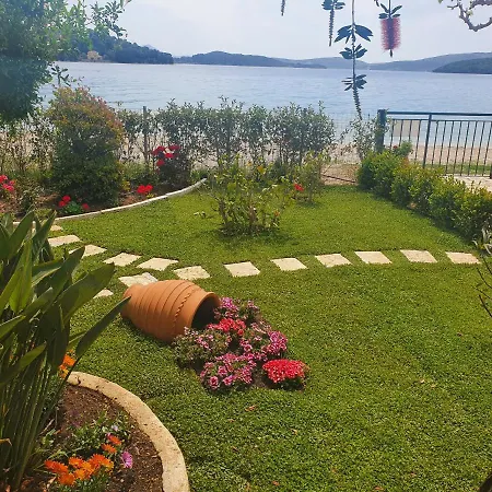 Daglas House
